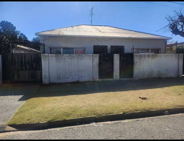 8 BEDROOM HOUSE FOR SALE IN FOREST HILL